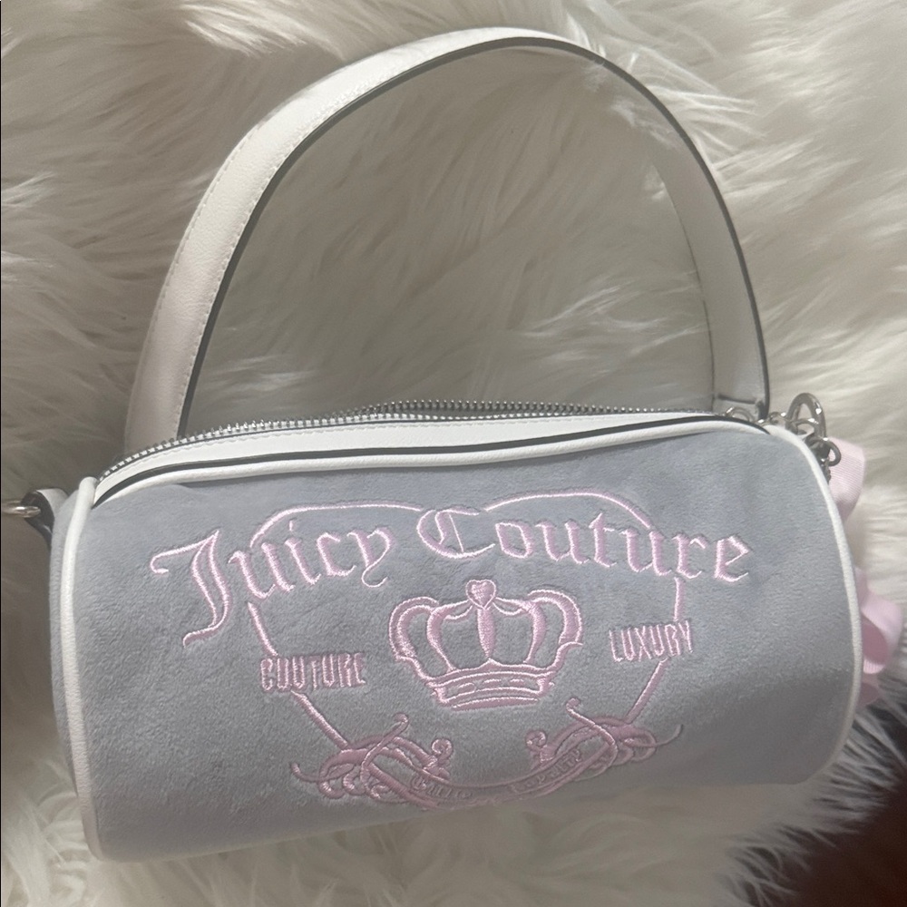 Juicy couture barrel bag